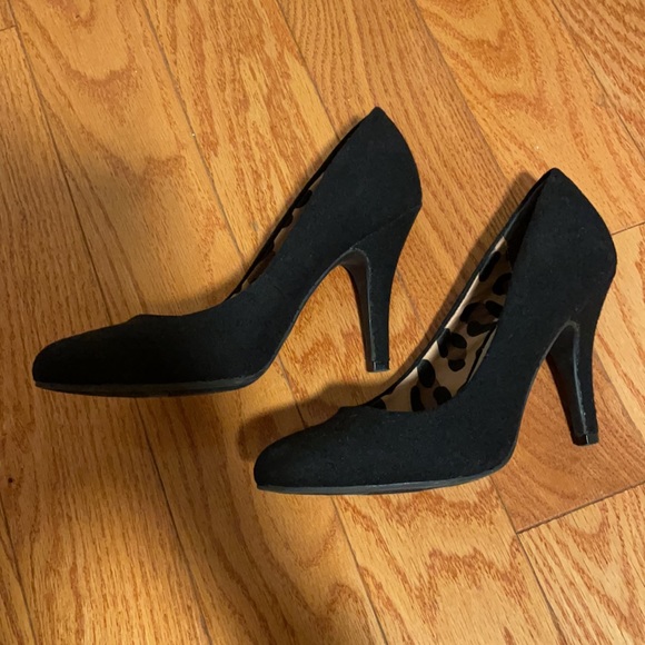 Black Fergalicious Heels - Picture 2 of 3